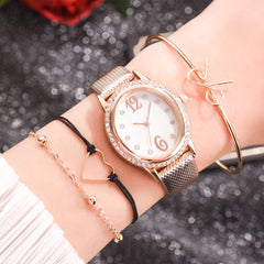2020 Women Watches Rhinestone Dial Bracelet Set Simple Ladies Bracelet Casual Quartz Wristwatch Leather Clock Relogio Feminino*M