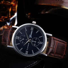 Man Wrist Watch Retro Design Leather Band Analog Alloy Quartz Watch new arrival in men wrist watches relogios masculinos