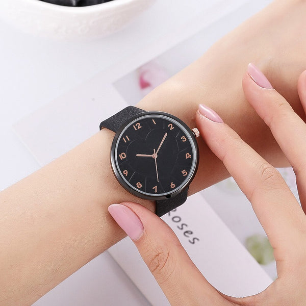 High Quality Women Watches Embossed Love Dial Ladies Analog Quartz Wristwatch Design Casual Leather Strap Clock Reloj Mujer@50