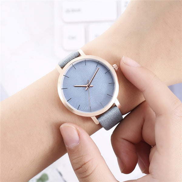 Women Watches Personality Water Wave Dial Analog Quartz Wristwatches Ladies Soild Color Leather Strap Clock Relogio Feminino@50