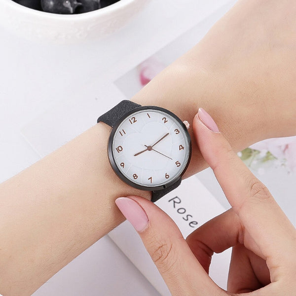 Hot Selling Cheap Women Watch Harajuku Leather Band Analog Quartz Wristwatch Simple Dial Soild Color Strap Bayan Saat@50